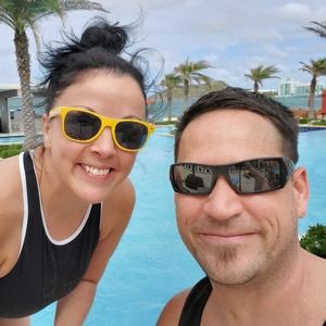 Meet your Posher, Dee